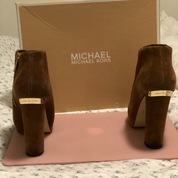 Michael Kors suede booties - Picture 2 of 2